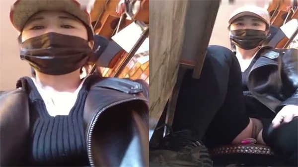 骚浪老板娘开档裤里塞跳蛋，大排档上招呼客人！